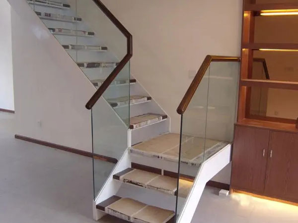 北京铁艺楼梯防潮妙招