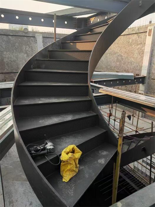  减少北京旋转楼梯油漆异味的方法